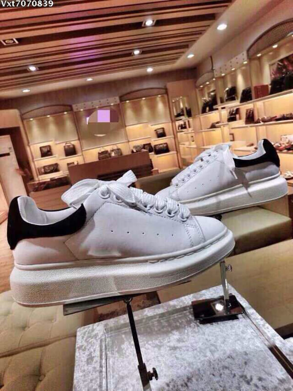 2015 New 春夏新作 セレブ愛用のNY生まれのブランド☆Alexander Mcqueen 【アレキサンダーワン】 スニーカー A23158